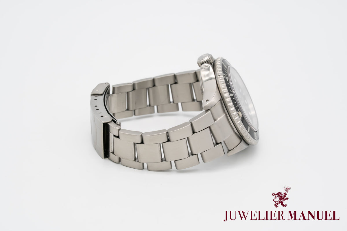 Rolex Sea-Dweller 16660 Triple Six Stahl Automatik 40mm Papers