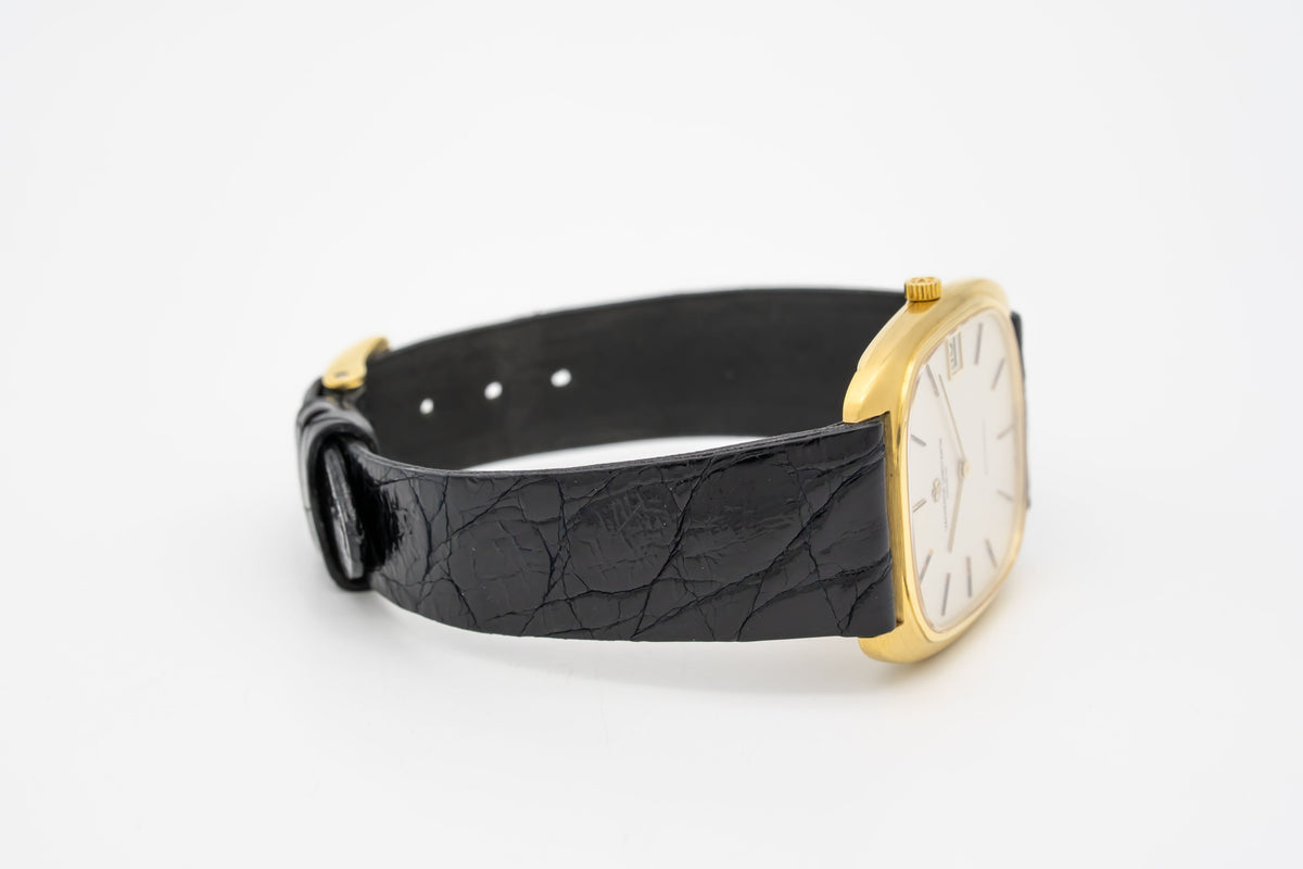 Vacheron Constantin Classic 2045 Ultra Thin 18K Gold Cushion Case Automatic Gelbgold 750