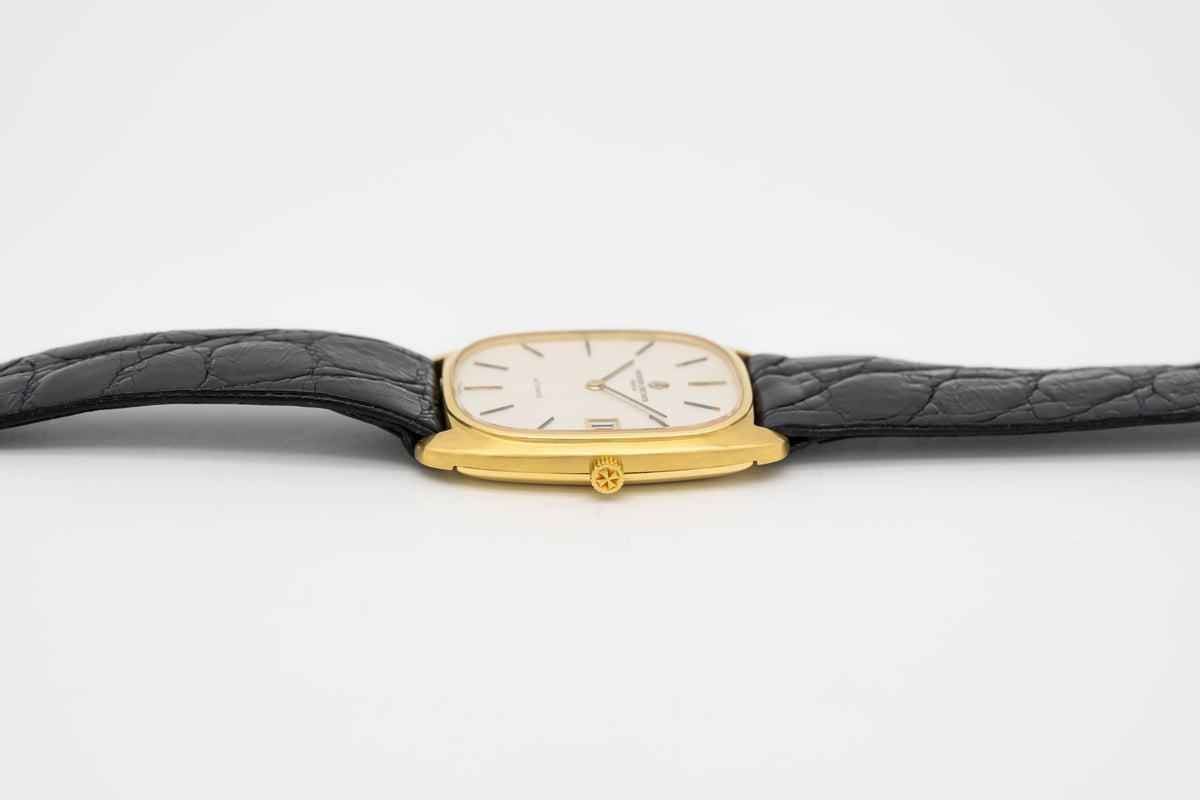 Vacheron Constantin Classic 2045 Ultra Thin 18K Gold Cushion Case Automatic Gelbgold 750